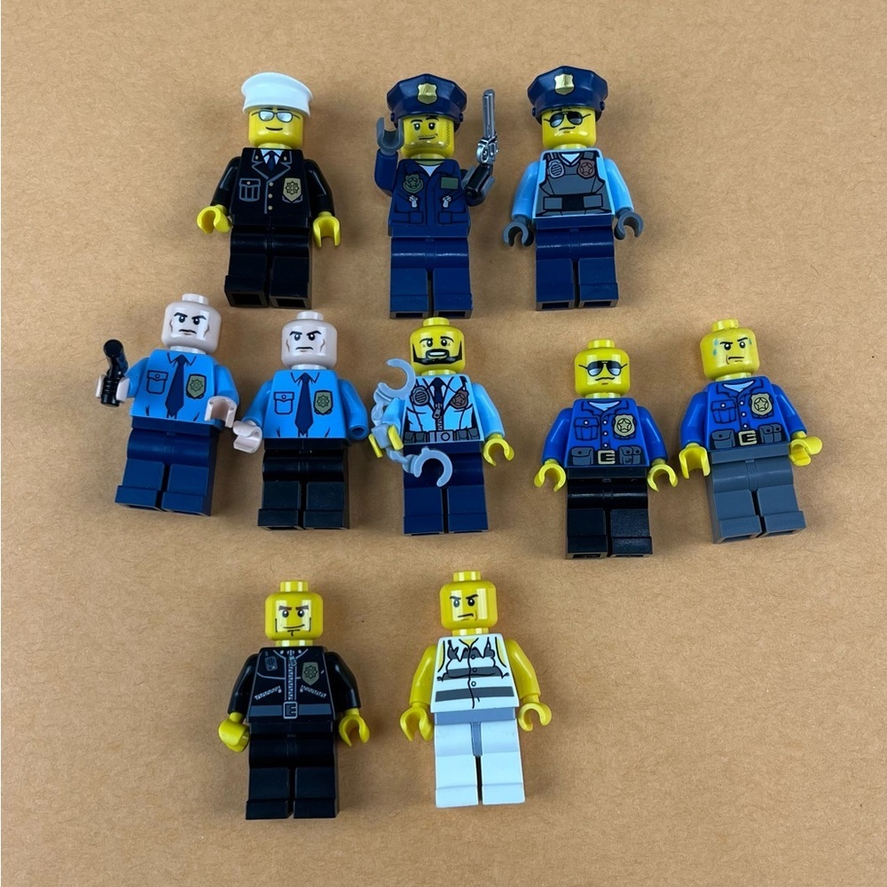 LEGO Police and Prisoner Minifigure lot and Accessories Lot of 10